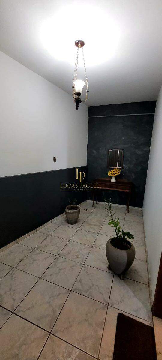 Casa à venda no centro: 
