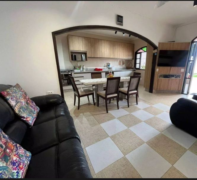  à vendaVila BalneáriaPraia Grande: 