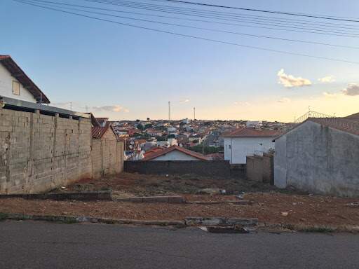 Terreno à venda no Catumbi: 