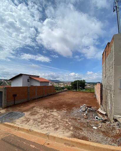 Terreno à venda no Nova Três Pontas: 