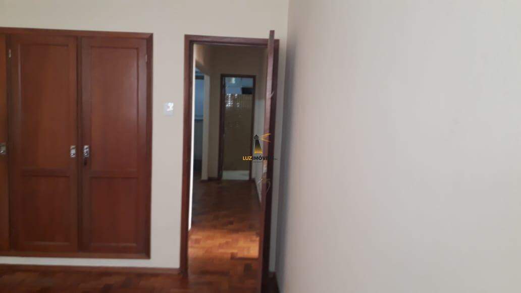 Apartamento à venda com 3 quartos, 200m² - Foto 5