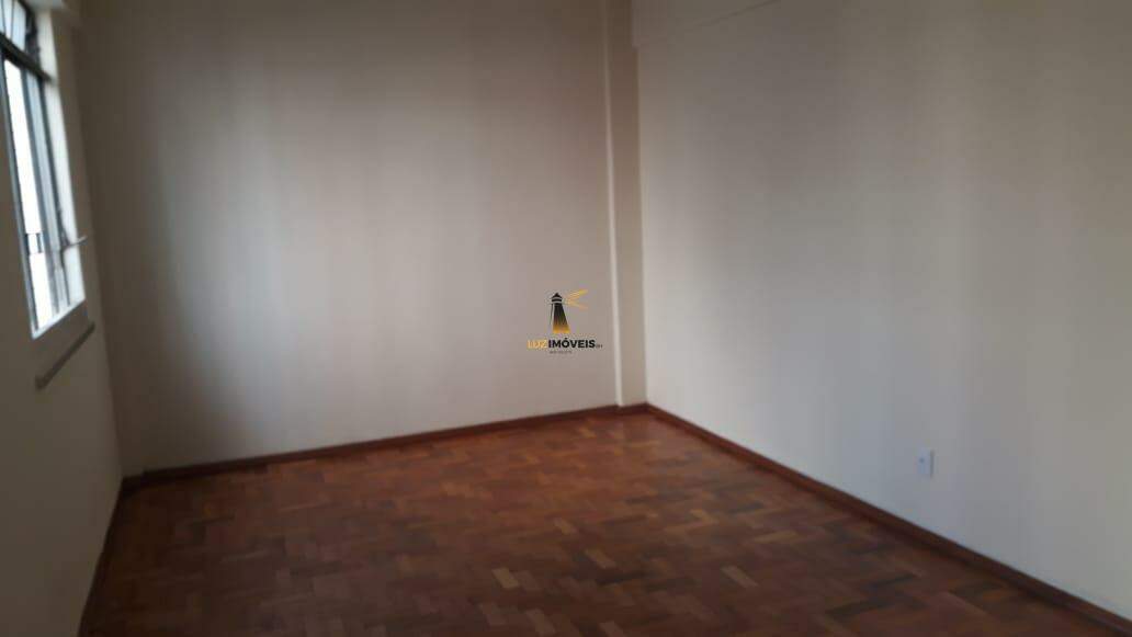 Apartamento à venda com 3 quartos, 200m² - Foto 9