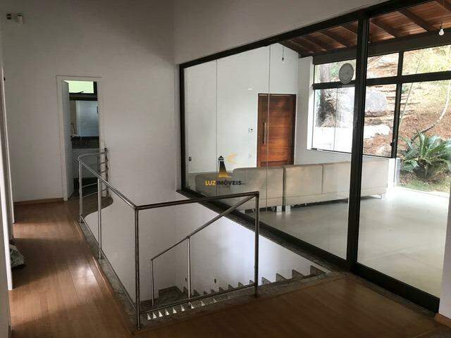 Casa à venda com 3 quartos, 230m² - Foto 8