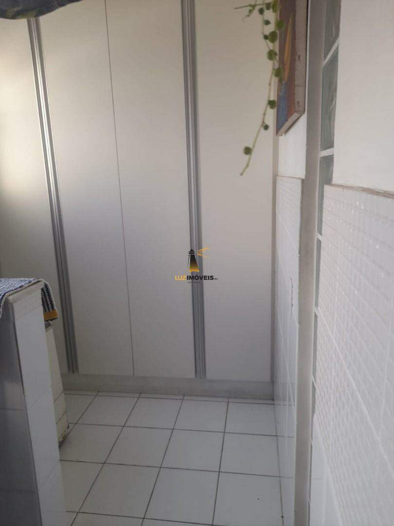 Apartamento à venda com 3 quartos, 125m² - Foto 2