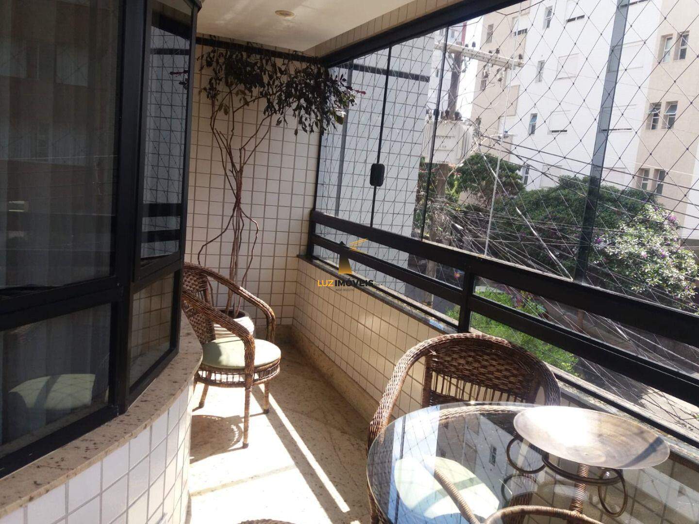 Apartamento à venda com 4 quartos, 140m² - Foto 1