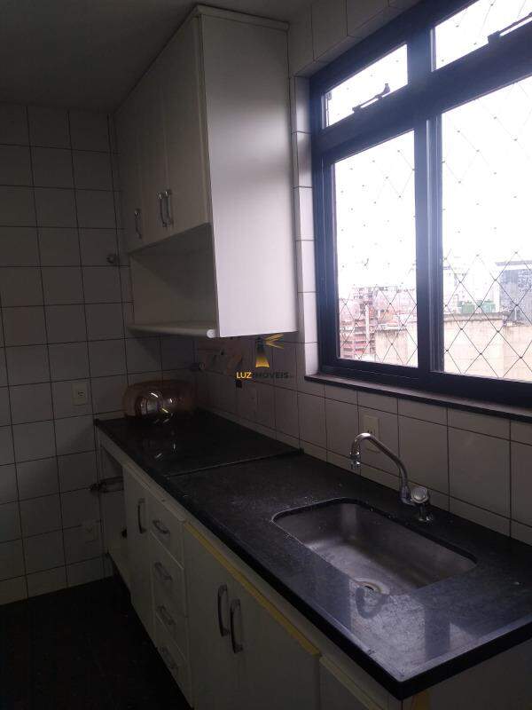 Apartamento à venda com 3 quartos, 216m² - Foto 10