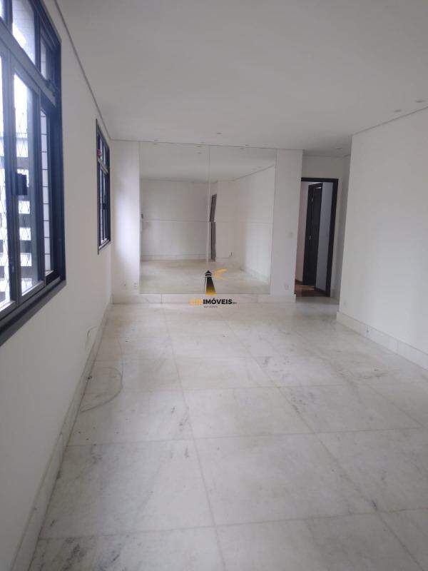 Apartamento à venda com 3 quartos, 216m² - Foto 5