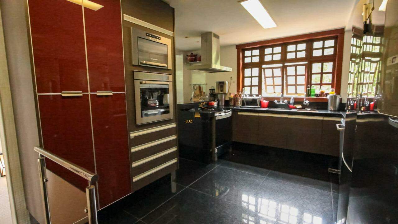 Casa à venda com 3 quartos, 550m² - Foto 13