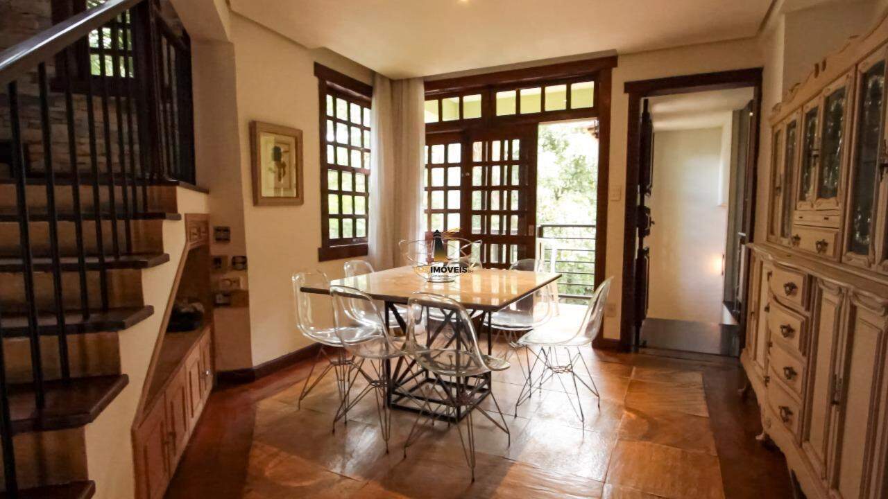 Casa à venda com 3 quartos, 550m² - Foto 11