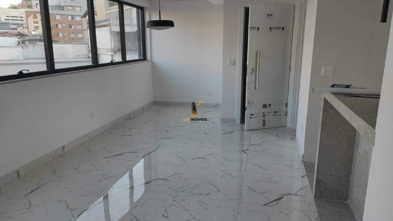 Apartamento para alugar com 2 quartos, 100m² - Foto 1