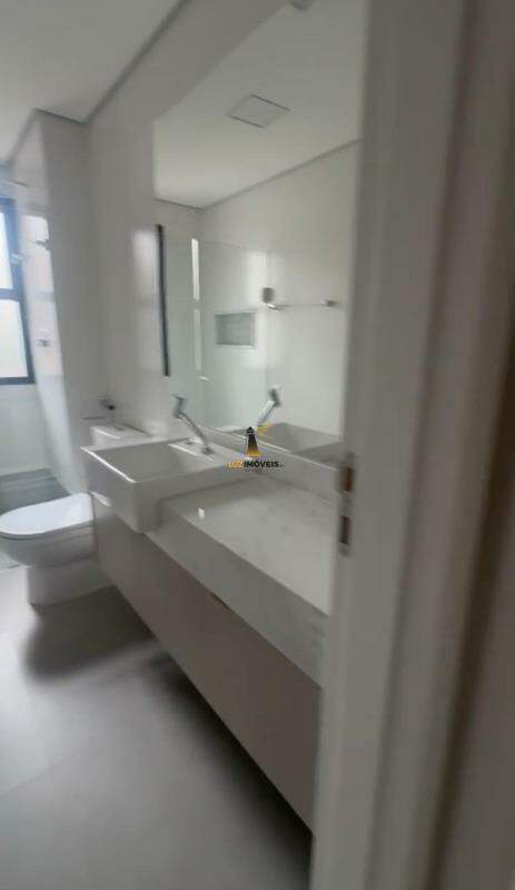 Apartamento à venda com 2 quartos, 62m² - Foto 16