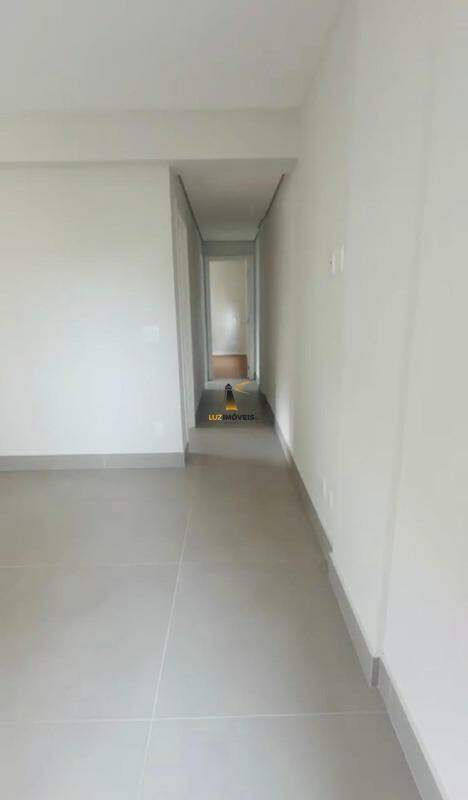 Apartamento à venda com 2 quartos, 62m² - Foto 4