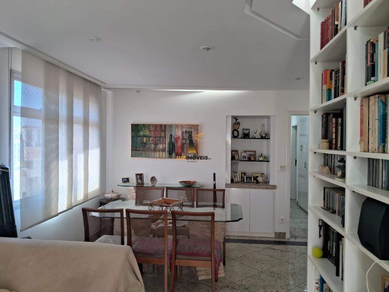 Apartamento à venda com 3 quartos, 140m² - Foto 1