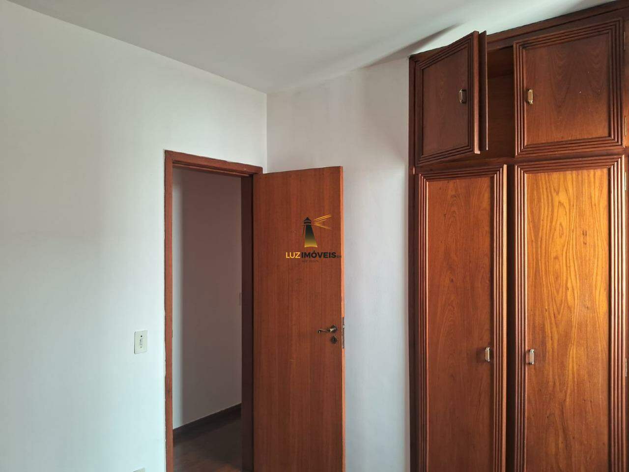 Apartamento à venda com 3 quartos, 97m² - Foto 9