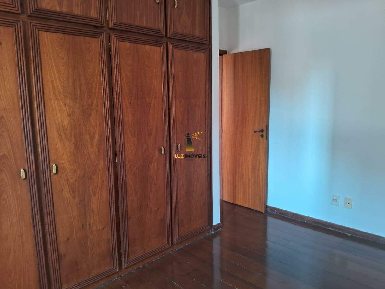 Apartamento à venda com 3 quartos, 97m² - Foto 4