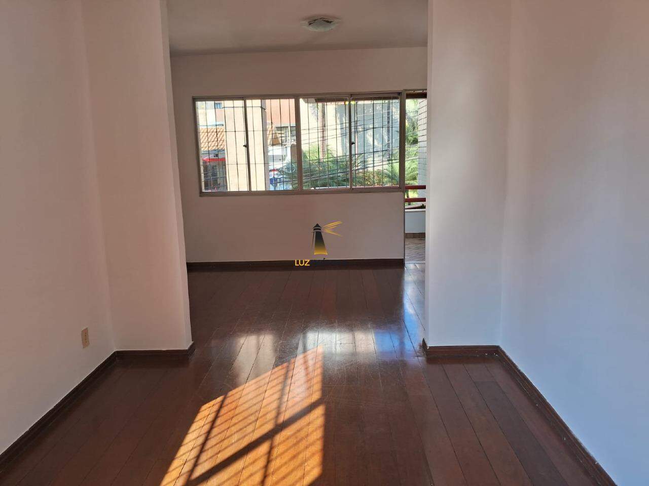 Apartamento à venda com 3 quartos, 97m² - Foto 1