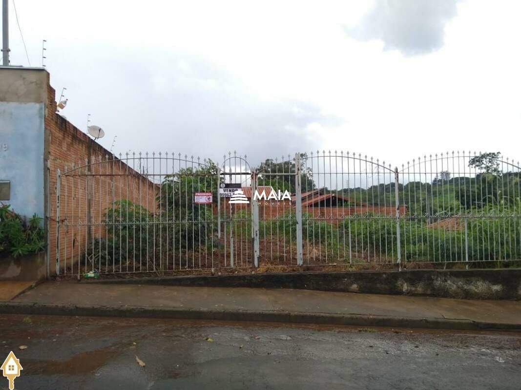 Terreno/Área à venda no Jardim Uberaba: 