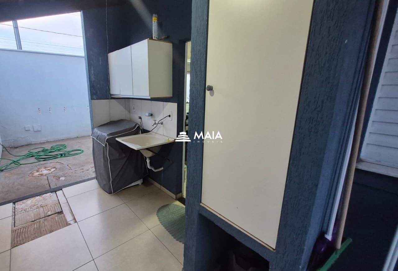 Casa de Condomínio à venda no Portal Beija Flor: 