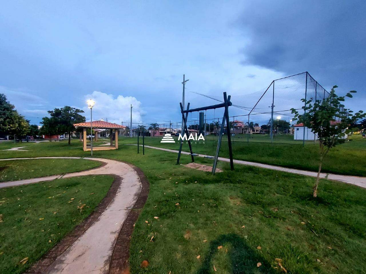 Casa de Condomínio à venda no Portal Beija Flor: 