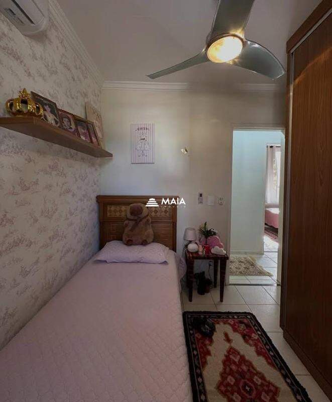 Casa de Condomínio à venda no Village Mercês: 