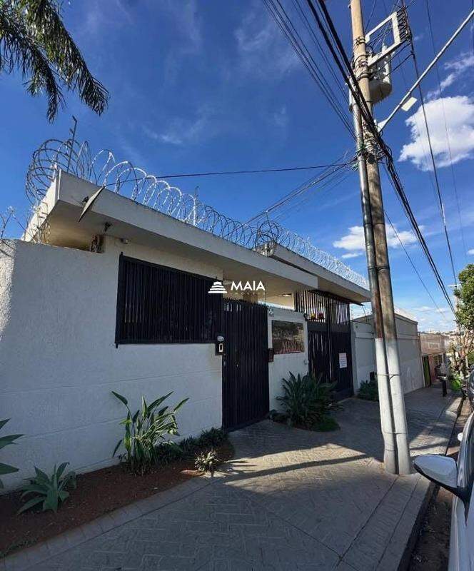 Casa de Condomínio à venda no Village Mercês: 