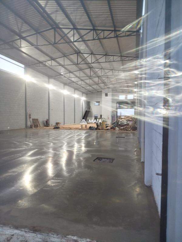 Galpão à venda no bairro Parque das Laranjeiras 