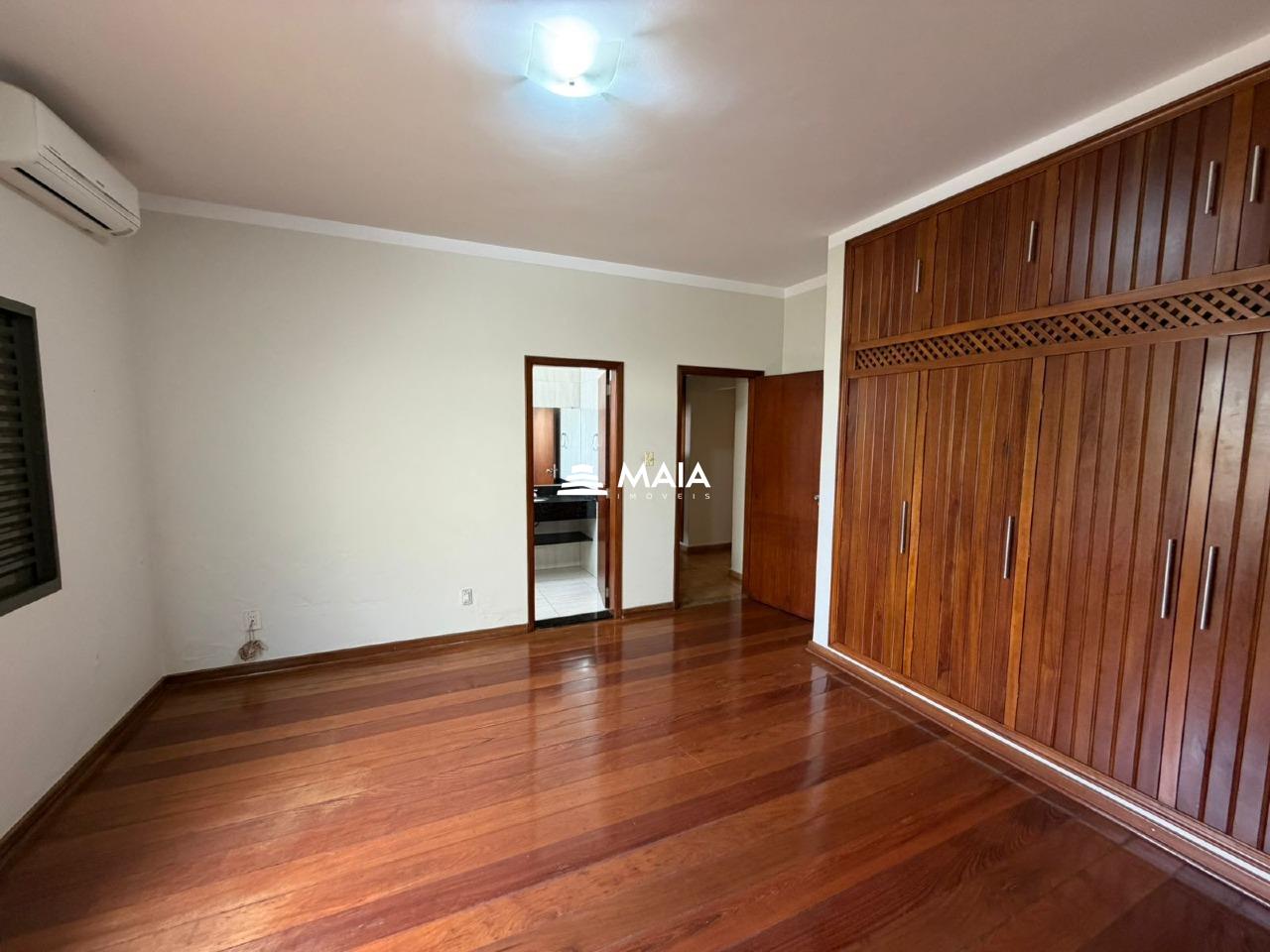 Casa à venda no Centro: 