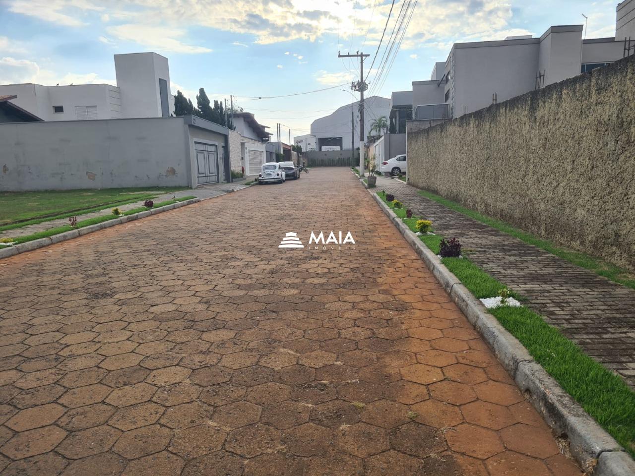 Terreno/Área à venda no Santos Dumont: 