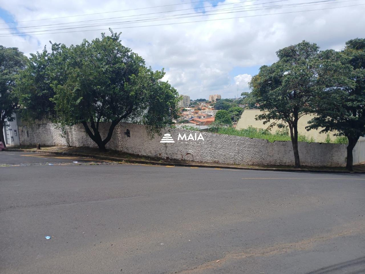 Terreno á venda no Abadia