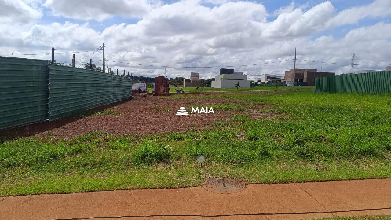 Terreno á venda no Condomínio Ayat II