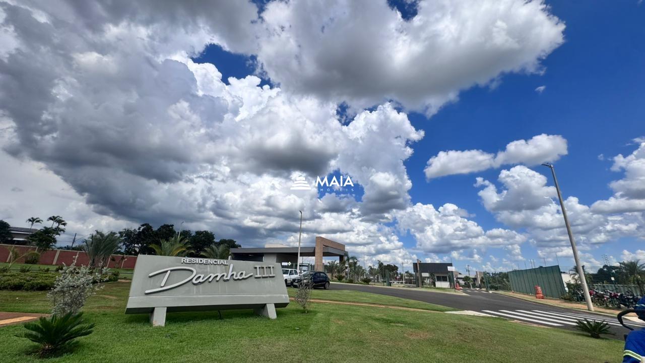  Terreno à venda no Condomínio Damha III