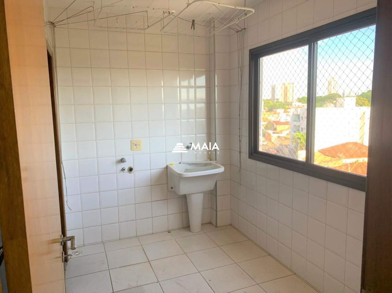 Apartamento para aluguel no Mercês: 