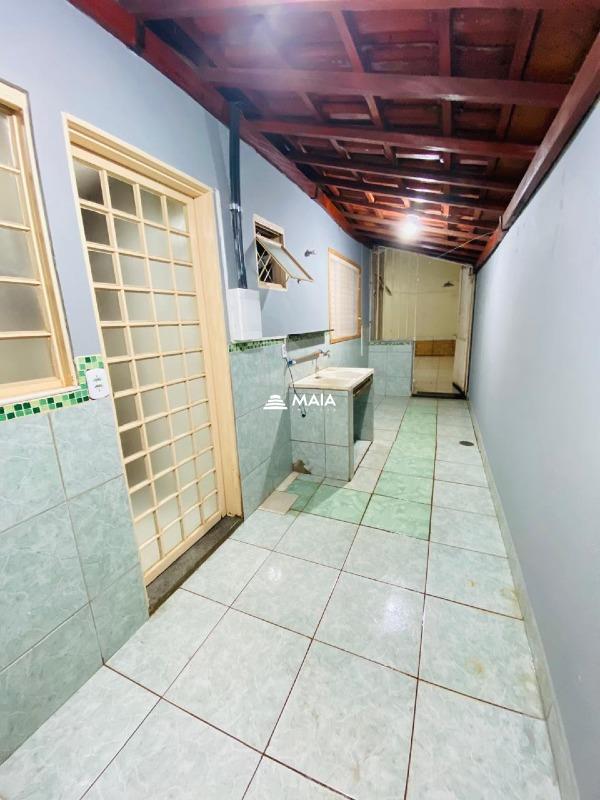 Casa à venda no Jardim Elza Amuí : 