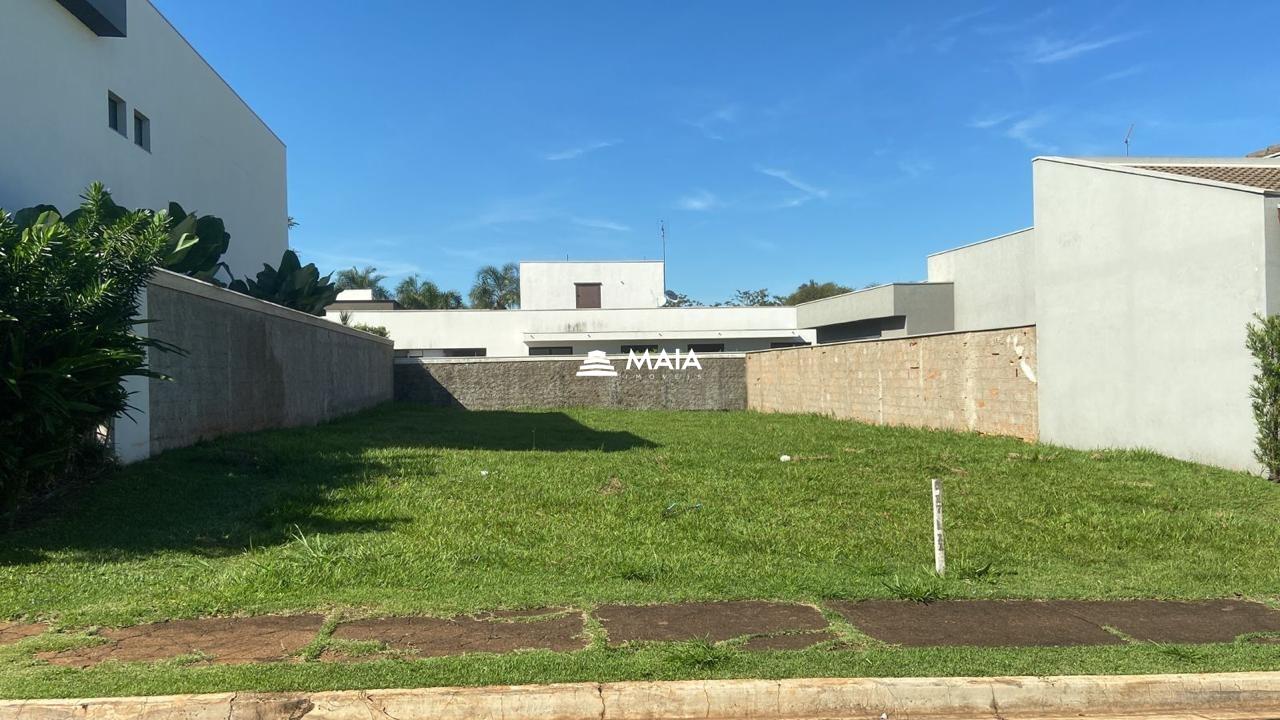Terreno à venda no condomínio Damha I