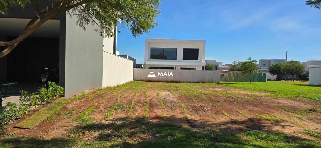 Terreno à venda no condomínio Cyrela 