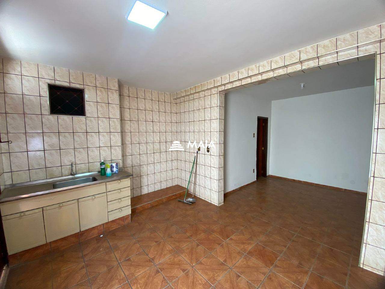 Casa para aluguel no Mercês: 