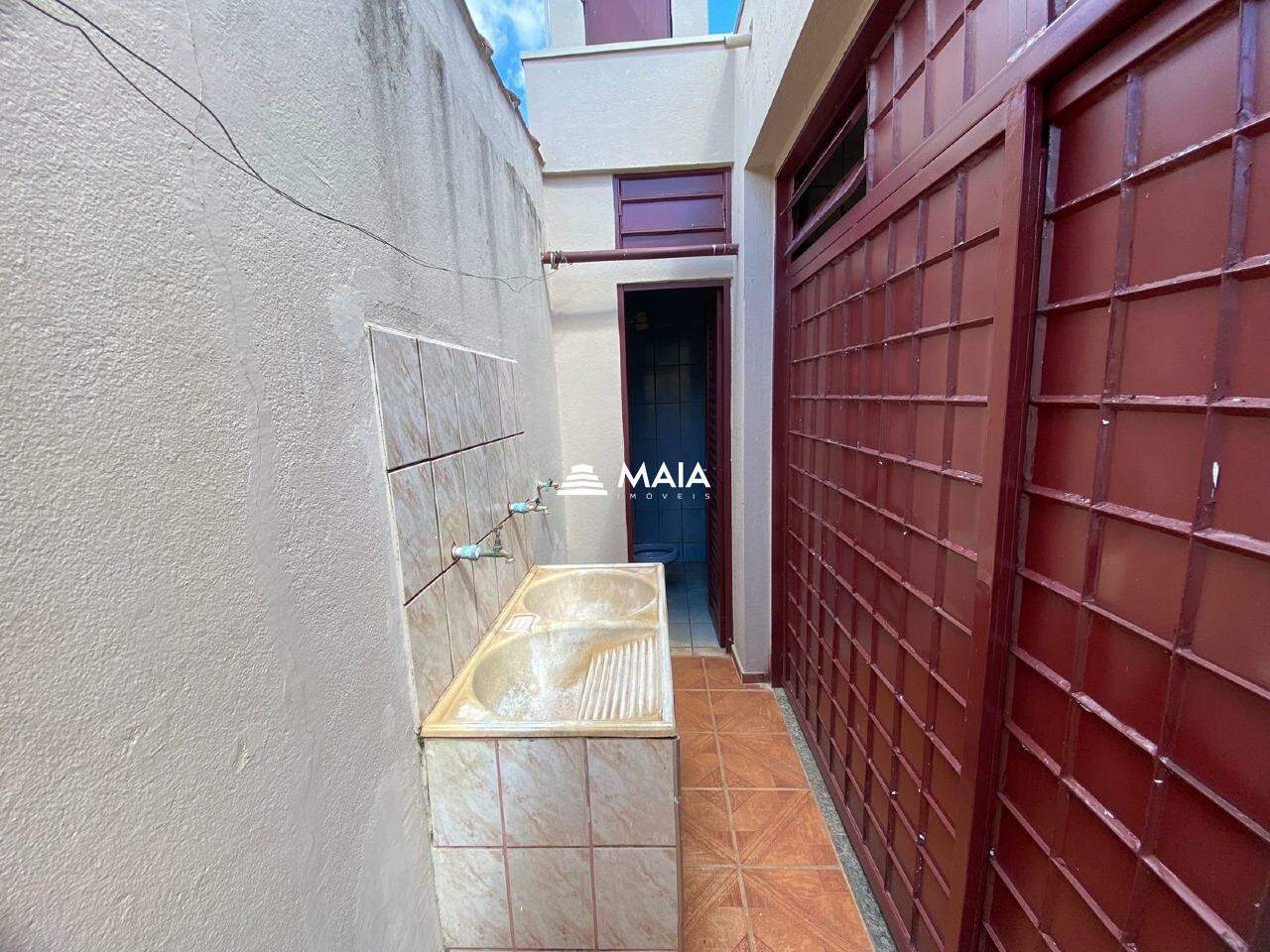 Casa para aluguel no Mercês: 