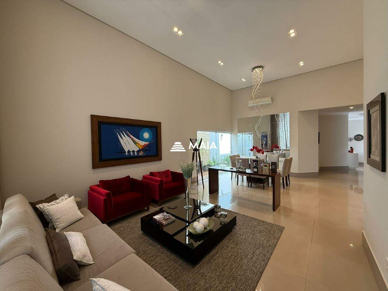 Casa á venda no condomínio Damha II