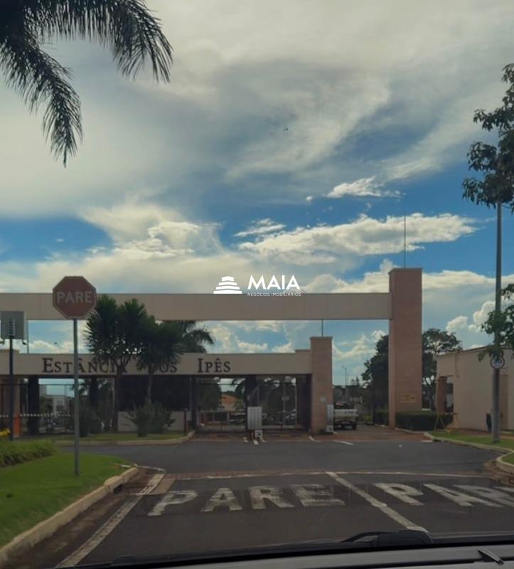 Terreno plano à venda em condomínio Estância dos Ipês 