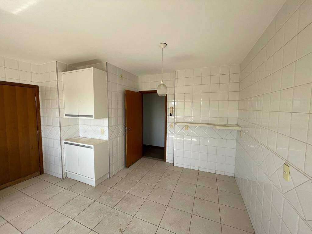 Apartamento para aluguel no Mercês: 