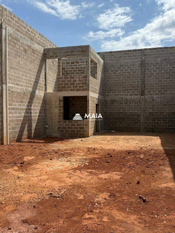 Galpão à venda no Antônio Caiado: 