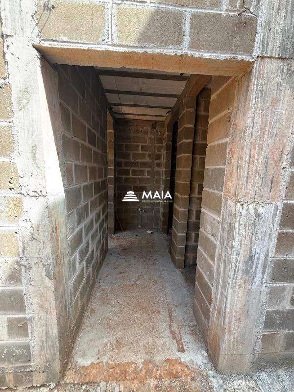 Galpão à venda no Antônio Caiado: 