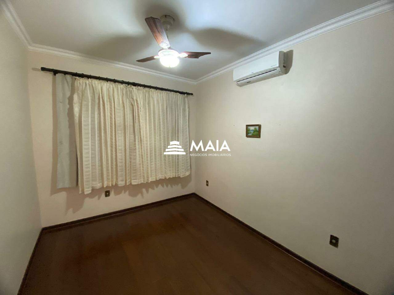 Casa para aluguel no Centro: 