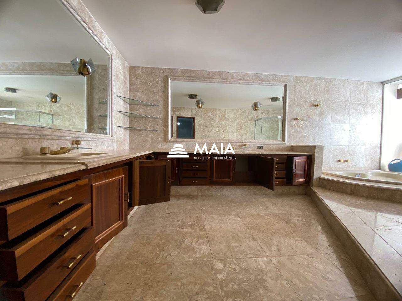 Casa para aluguel no Centro: 