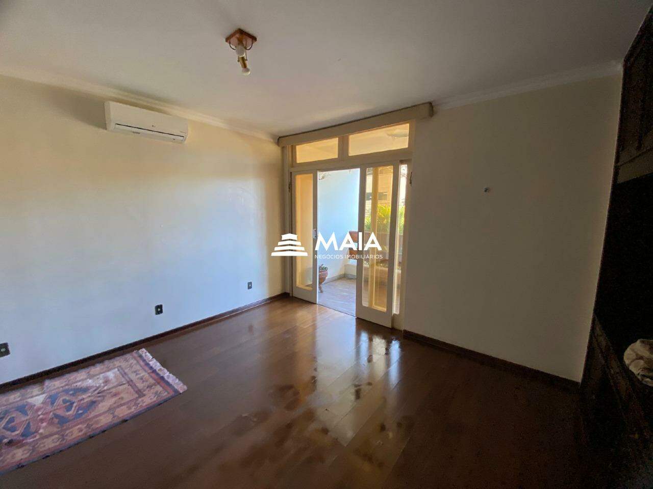 Casa à venda no Centro: 