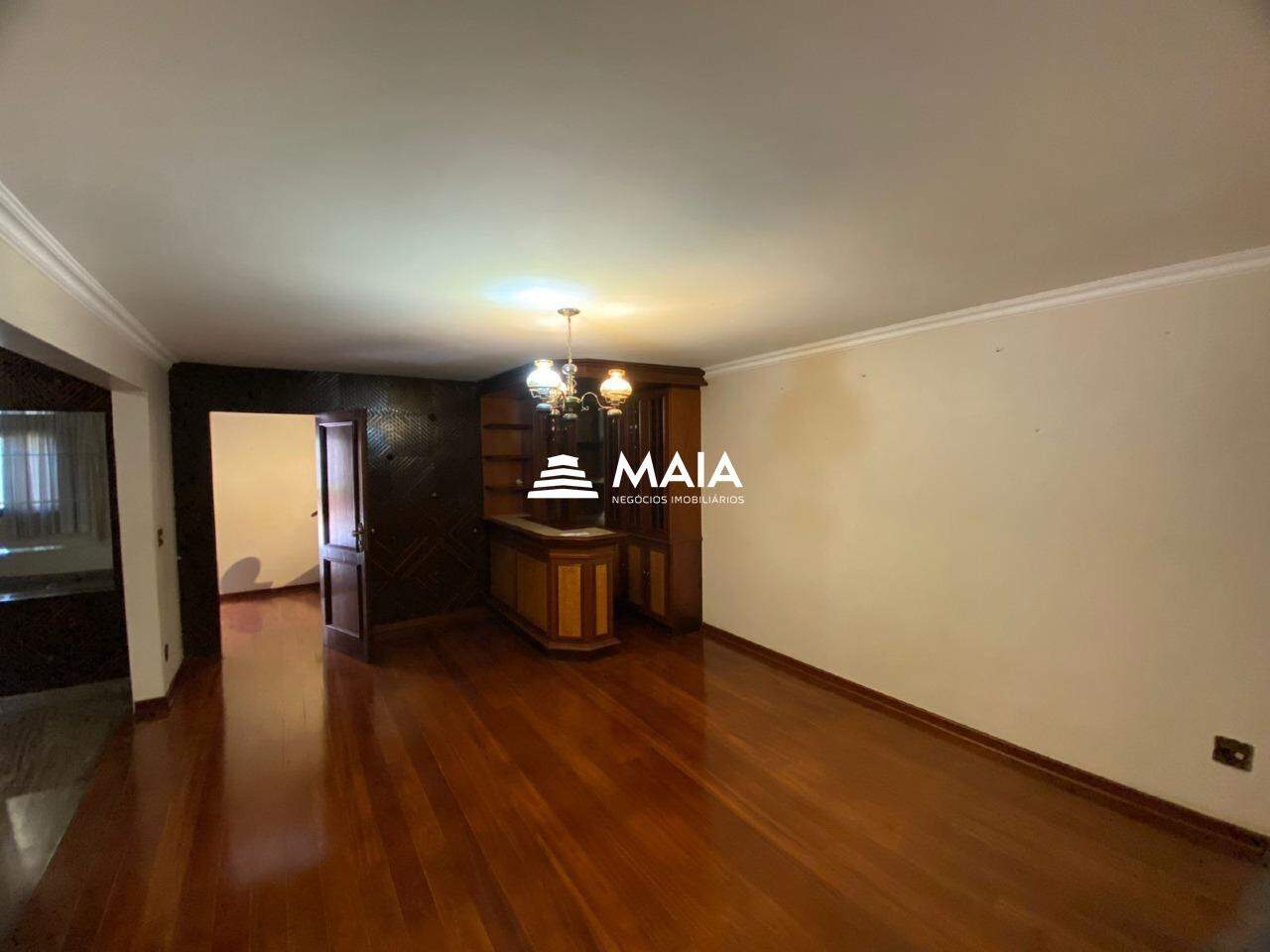 Casa à venda no Centro: 