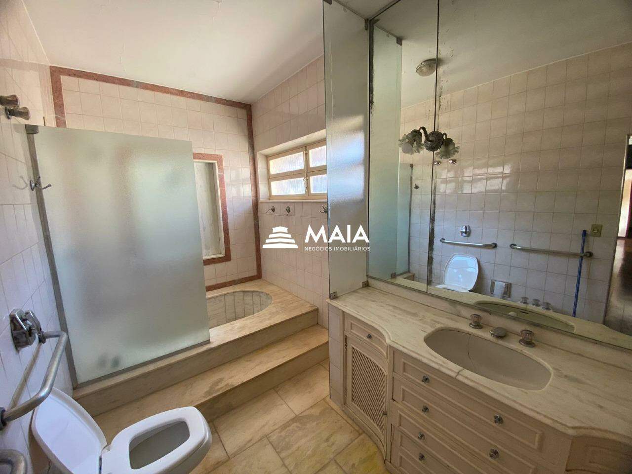 Casa à venda no Centro: 