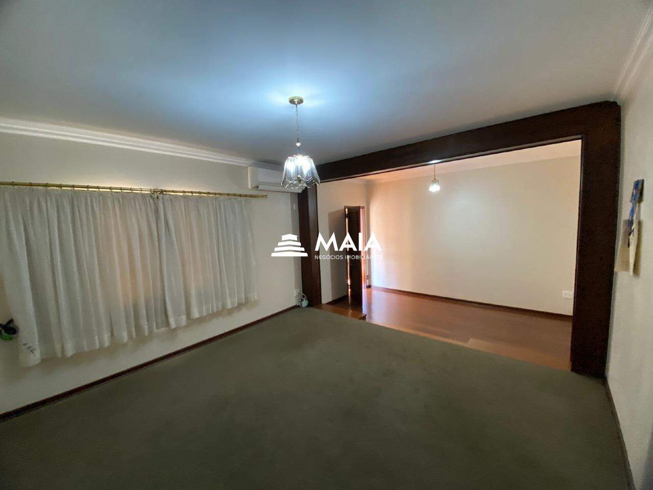 Casa à venda no Centro: 