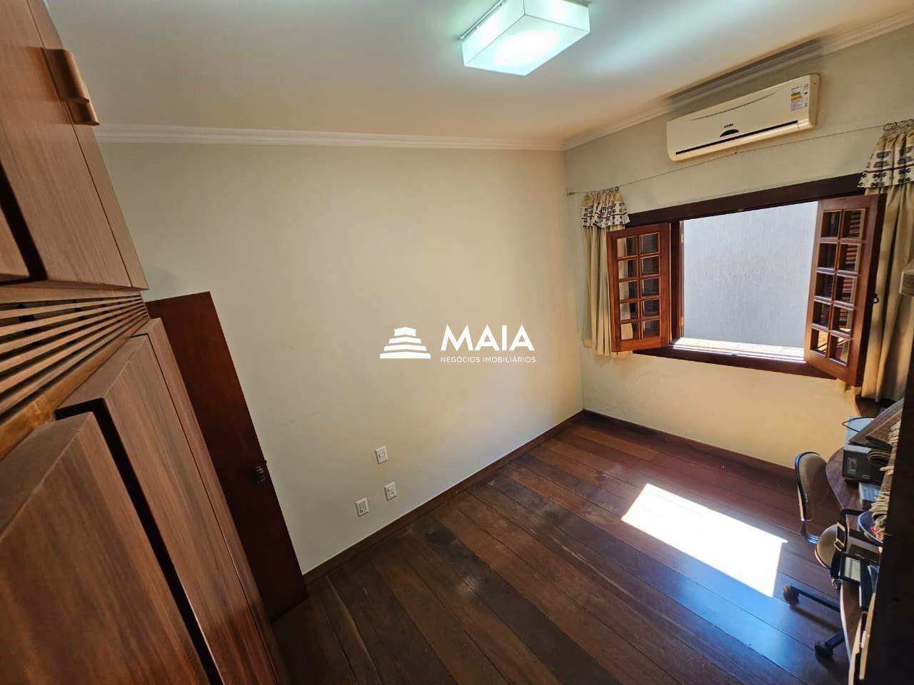 Casa à venda no Vila Militar: 