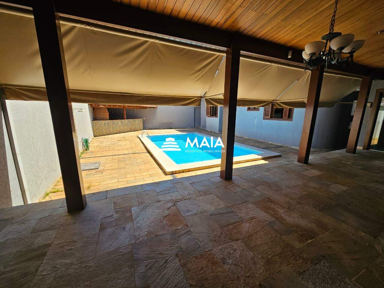 Casa à venda no Vila Militar: 